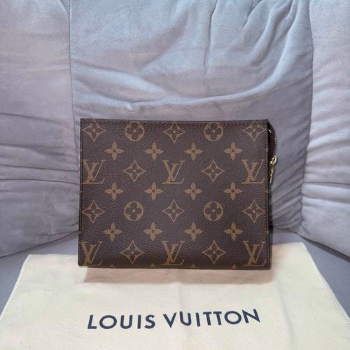 经典Louis Vuitton洗漱包二手转让，品质与品位兼得